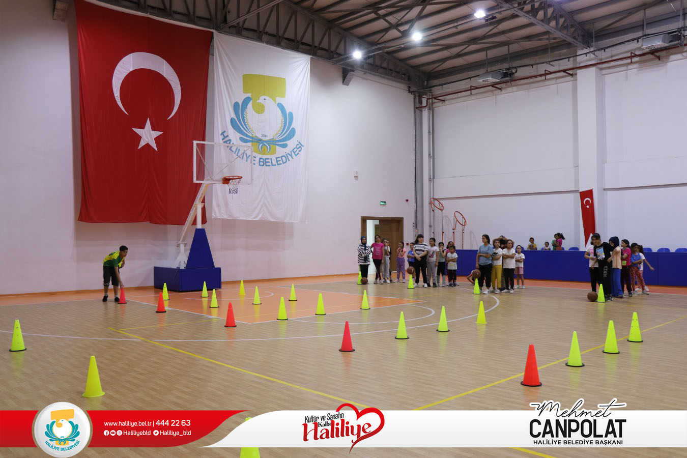 Bir 14 kişi, basketbol oynayan insanlar ve yazı görseli olabilir